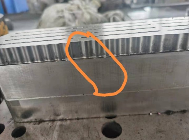 哪個模具鋼韌性最好？LG模具鋼韌性是DC53的8-9倍，韌性好到沒有同行兄弟
